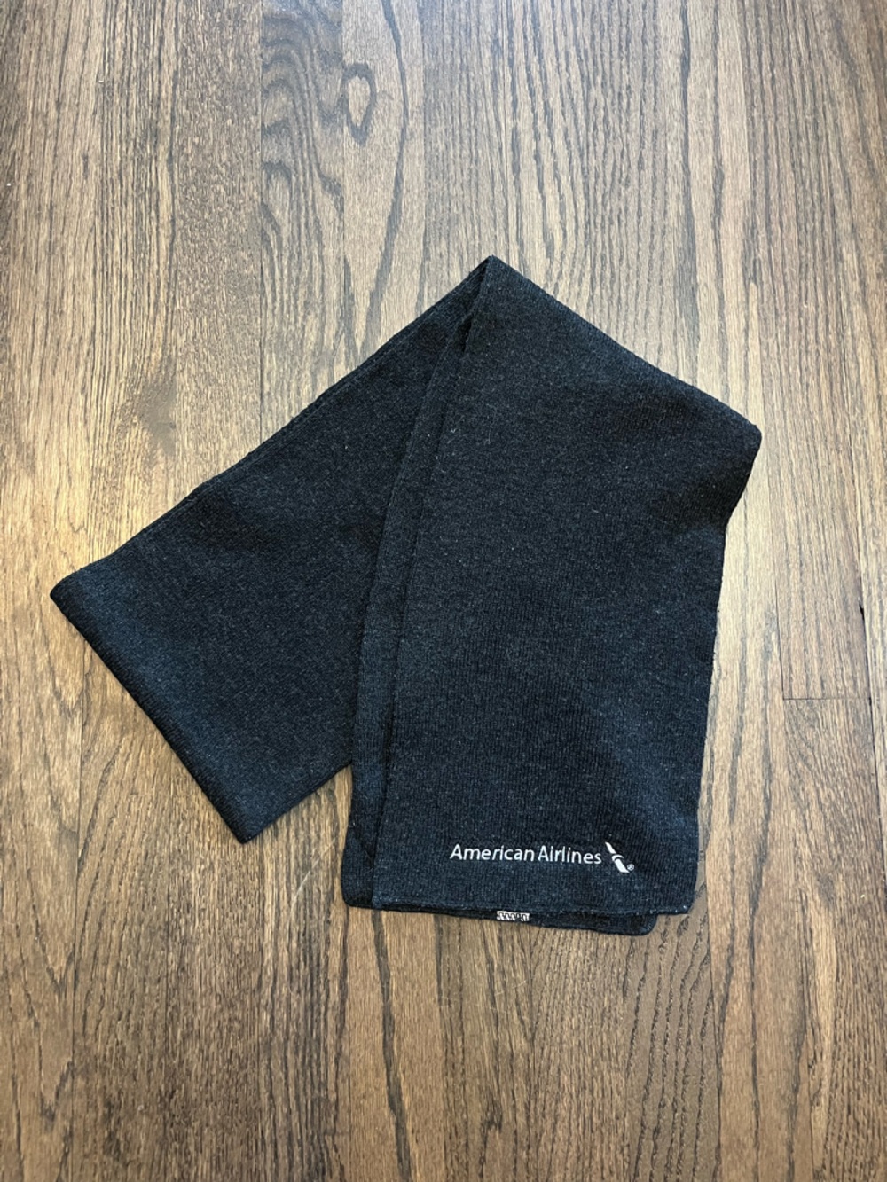 American Airlines Black Logo Scarf – Men's Travel Accessory